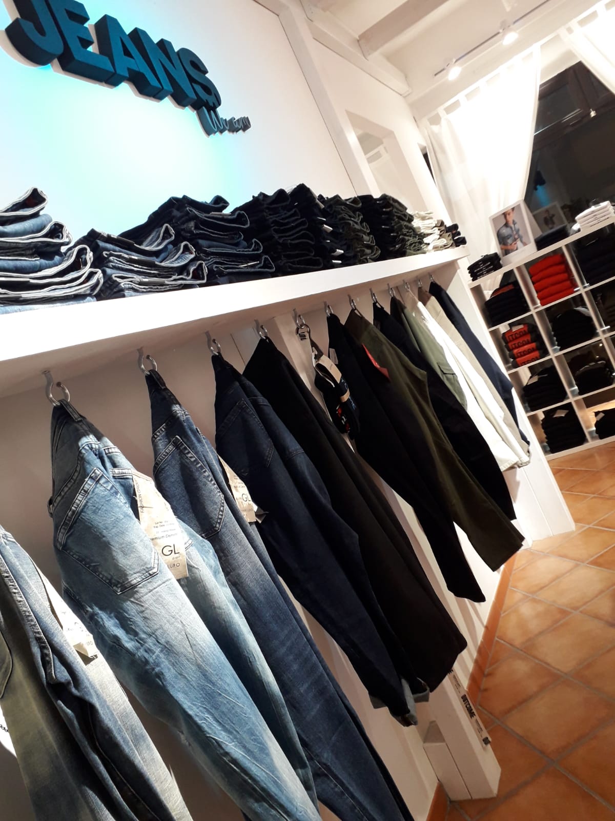 JEANS
